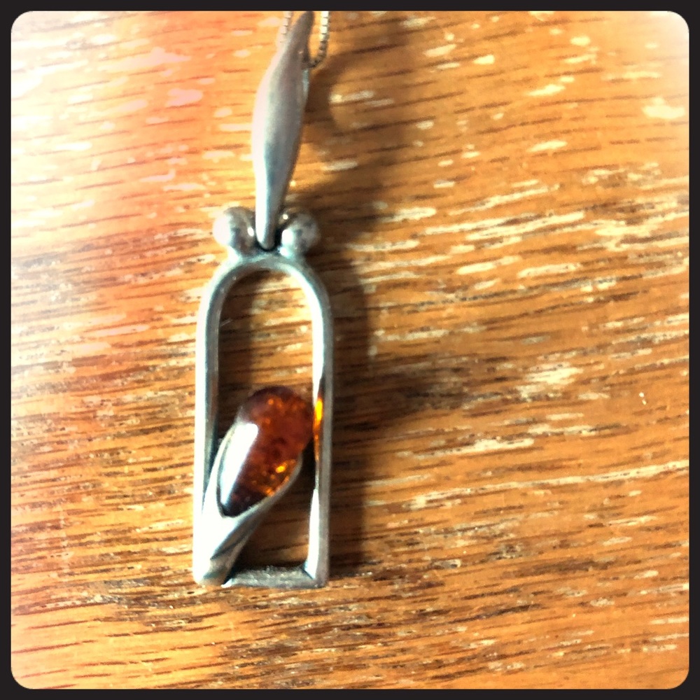 Cala lily amber pendant